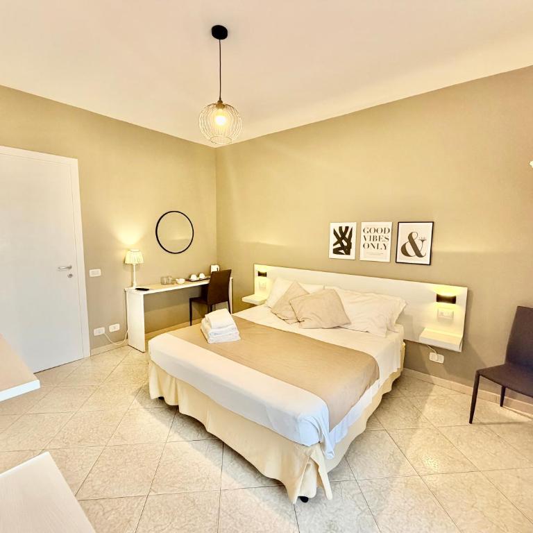 Ma&Mi Guest House - Camera Matrimoniale con Bagno Privato Esterno - 8
