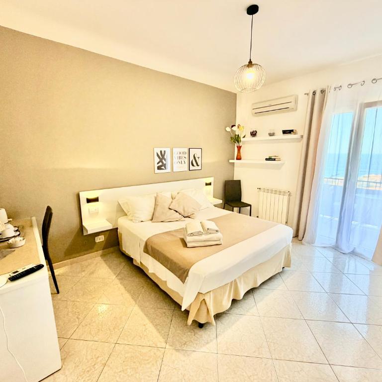Ma&Mi Guest House - Camera Matrimoniale con Bagno Privato Esterno - 5