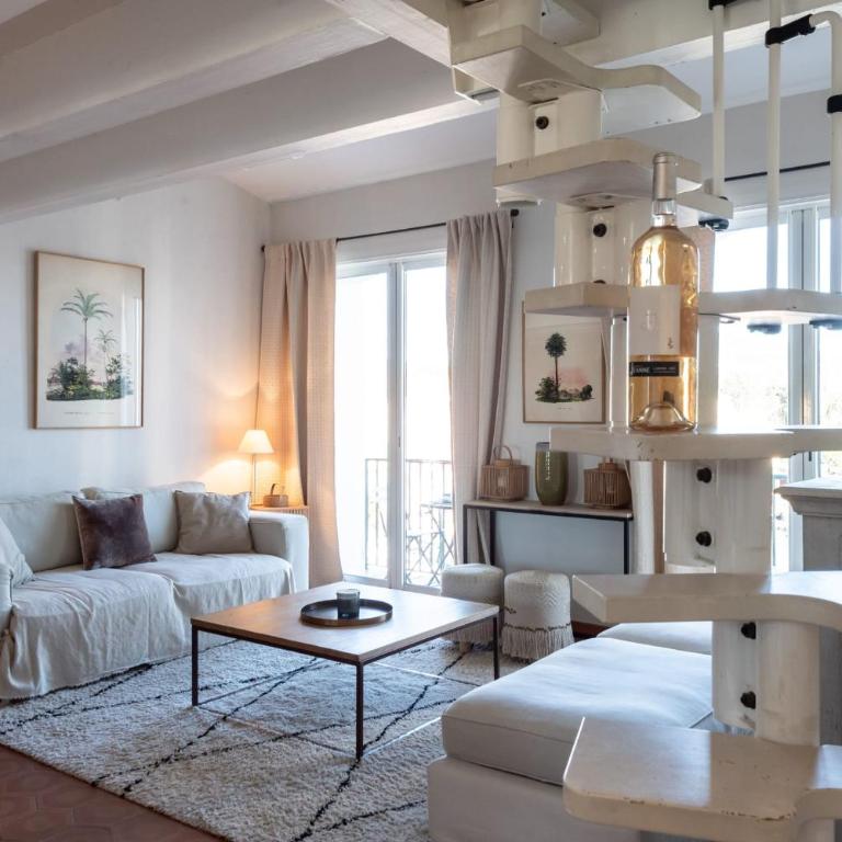 Bright nest with balcony and view on the port - Appartement - 3