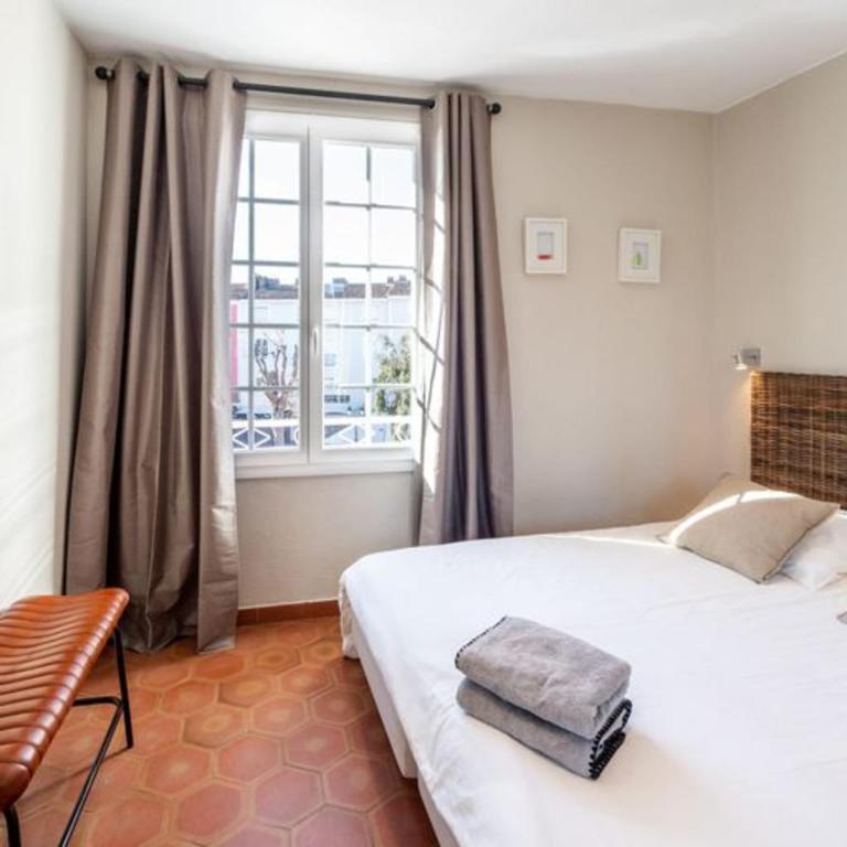 Bright nest with balcony and view on the port - Appartement - 18