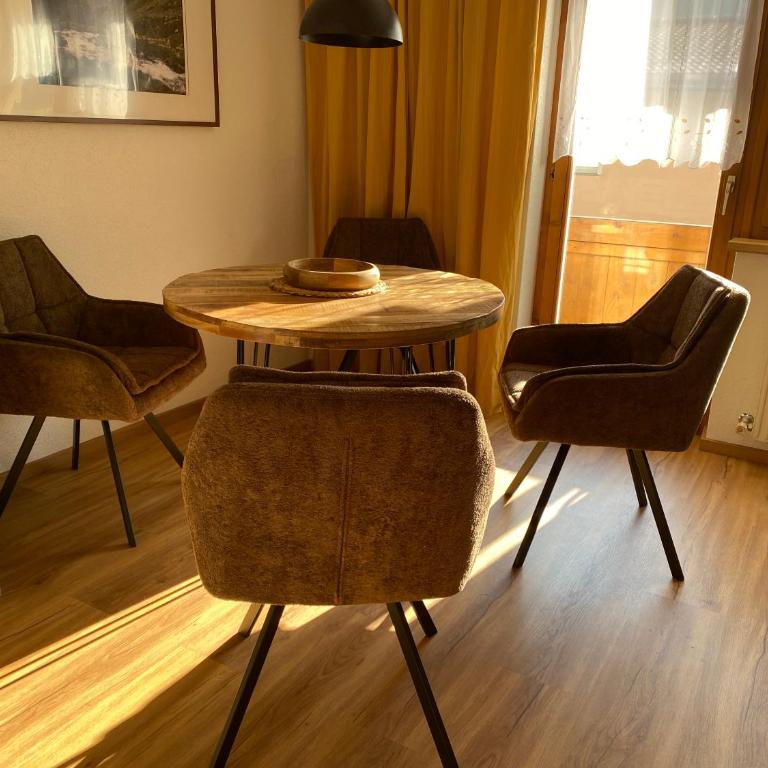 Landhaus Engadin - Apartment mit 1 Schlafzimmer, Balkon und Bergblick - 13