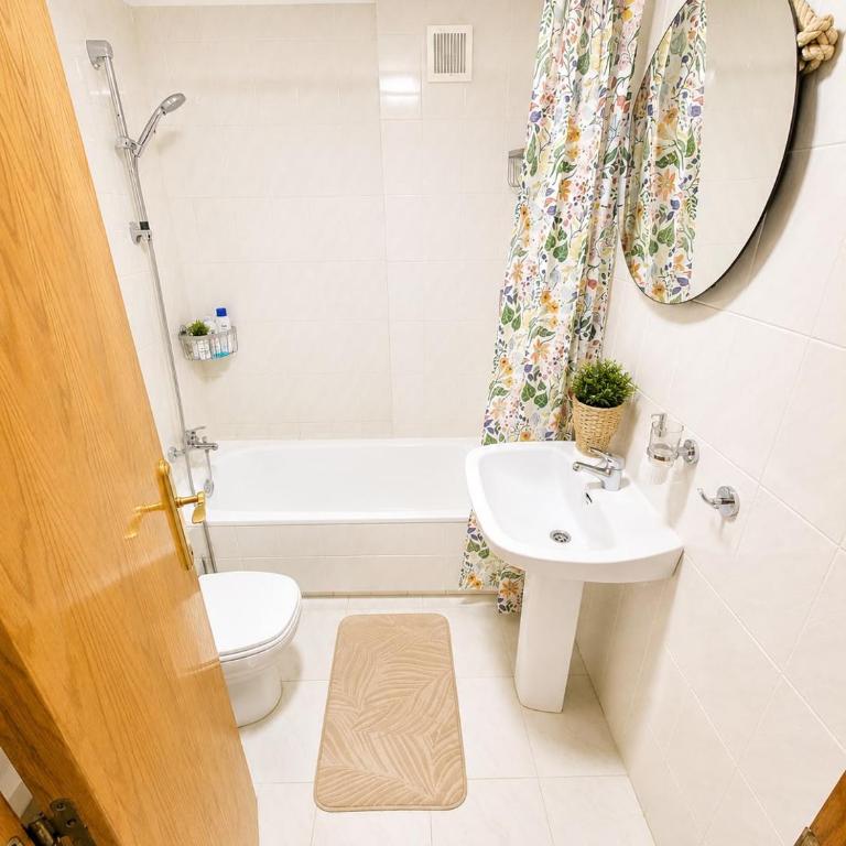 Bartok Beach Studio - One-Bedroom Apartment - 6