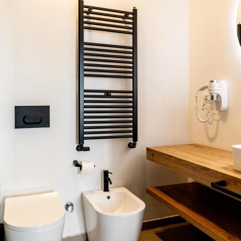 Turin Central Suite - Family Room - 2