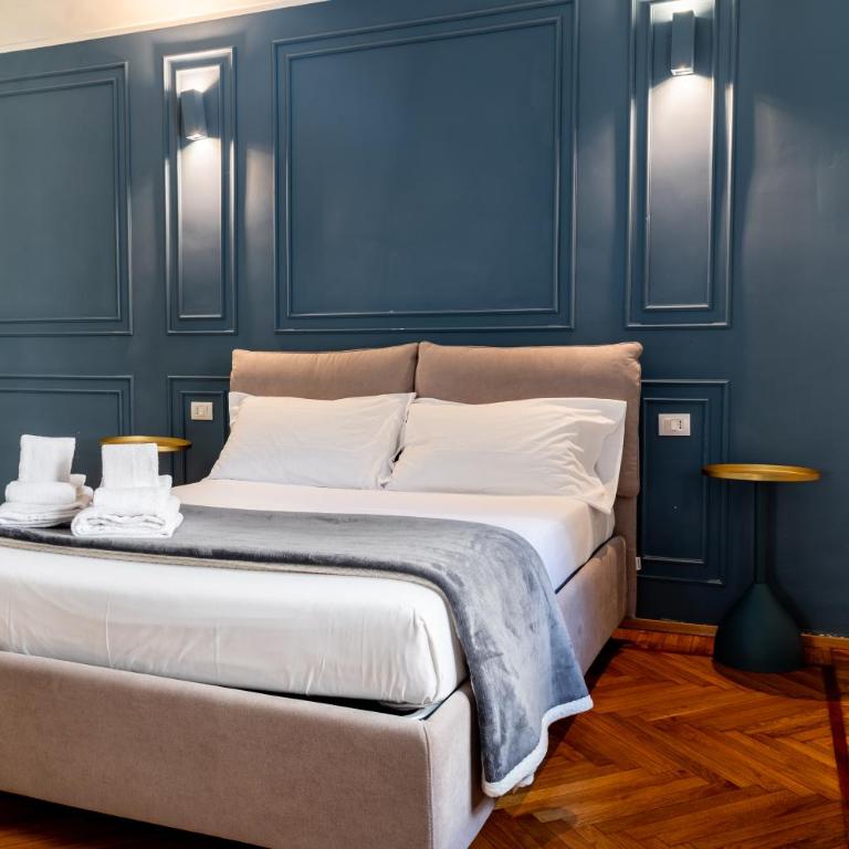 Turin Central Suite - Family Room - 1