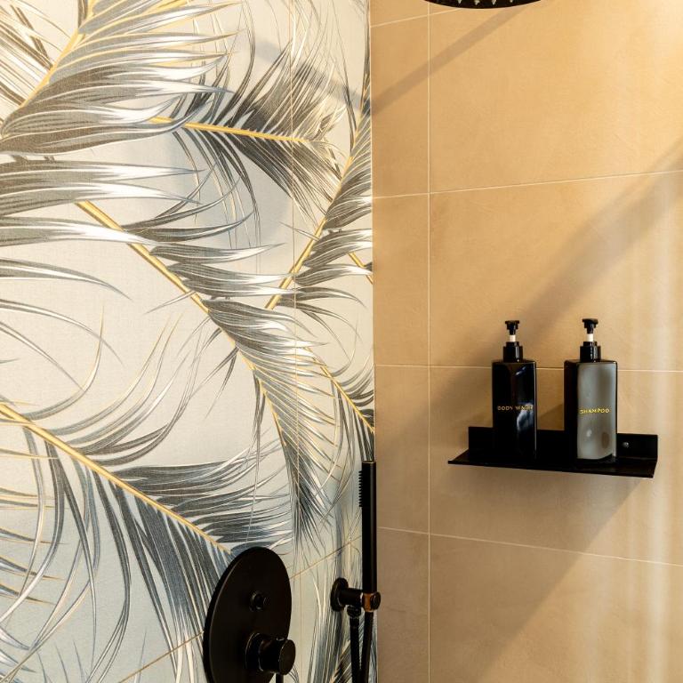 Turin Central Suite - Family Room - 17
