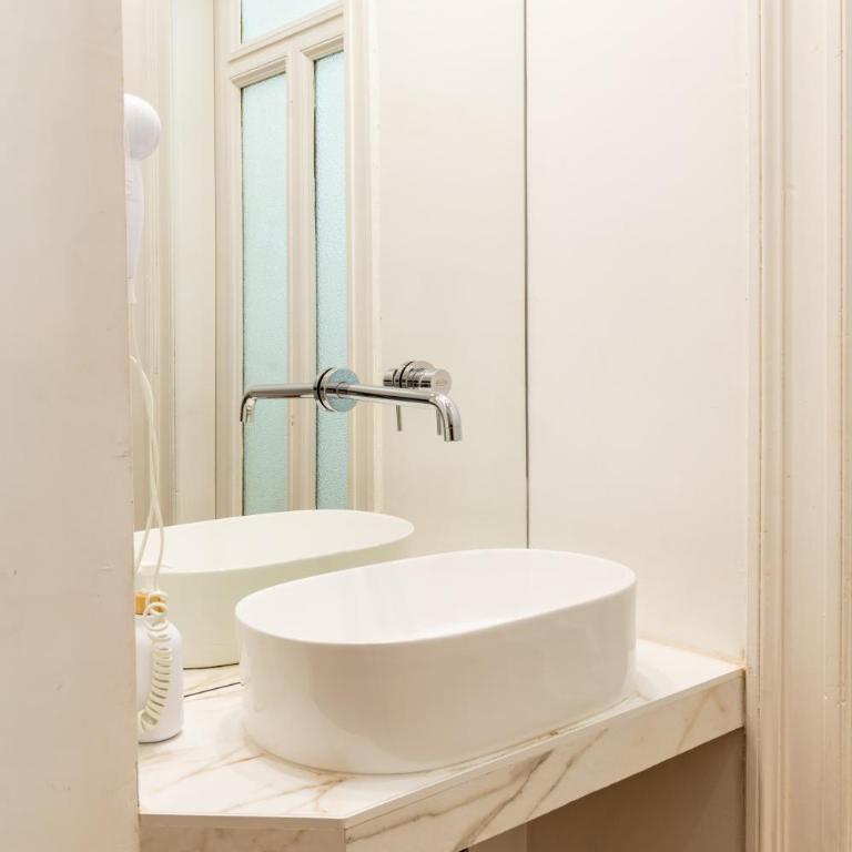 Turin Central Cavour - Luxury Triple Room - 7