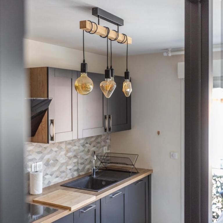 LB Vacation Rentals I Design Apt with Private Garage Holiday & Congress - Appartamento con 2 Camere da Letto - 17
