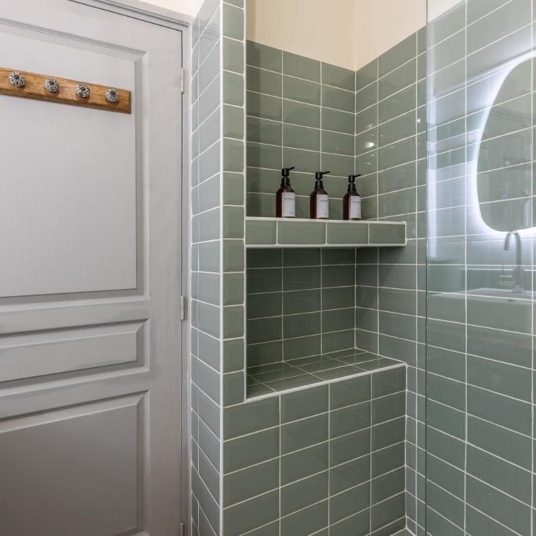 LB Vacation Rentals I Design Apt with Private Garage Holiday & Congress - Appartamento con 2 Camere da Letto - 26