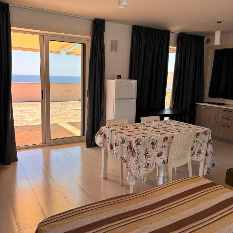 Leo Apartments - Penthouse Apartment - 12