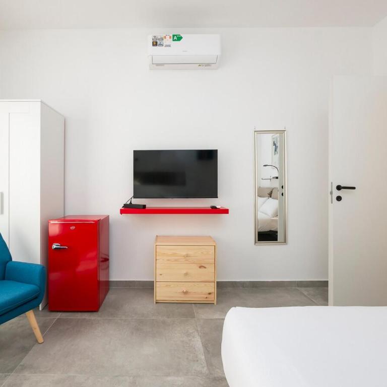 Quiet and bright studio apt with a balcony and AC - Appartamento con 1 Camera da Letto - 9