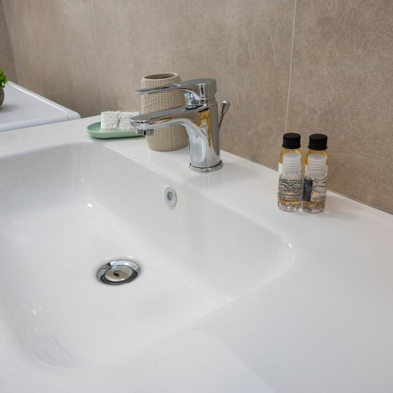 Quiet and bright studio apt with a balcony and AC - Appartamento con 1 Camera da Letto - 19