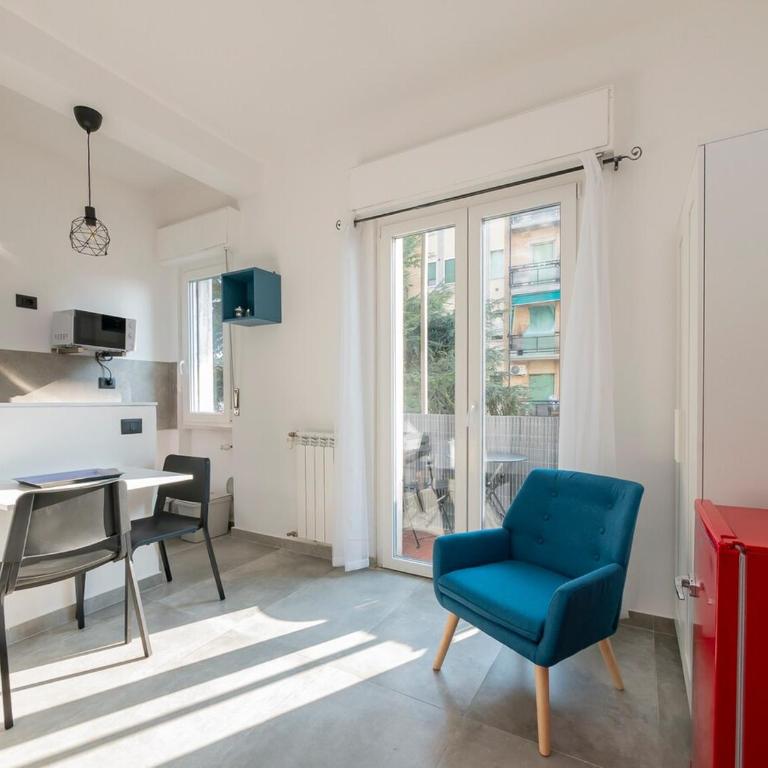 Quiet and bright studio apt with a balcony and AC - Appartamento con 1 Camera da Letto - 6