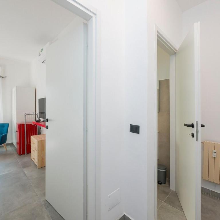 Quiet and bright studio apt with a balcony and AC - Appartamento con 1 Camera da Letto - 18