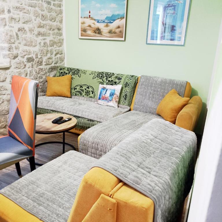 Old House - Apartman sa 2 Spavaće Sobe - 9