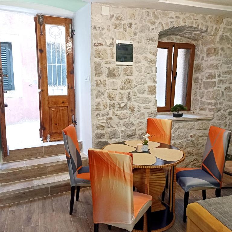 Old House - Apartman sa 2 Spavaće Sobe - 19