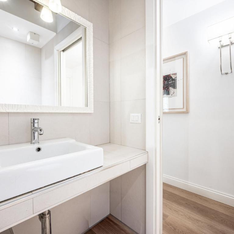 Corso Suite 107 Rooms Wellness & Spa - King Room with Spa Bath - 3