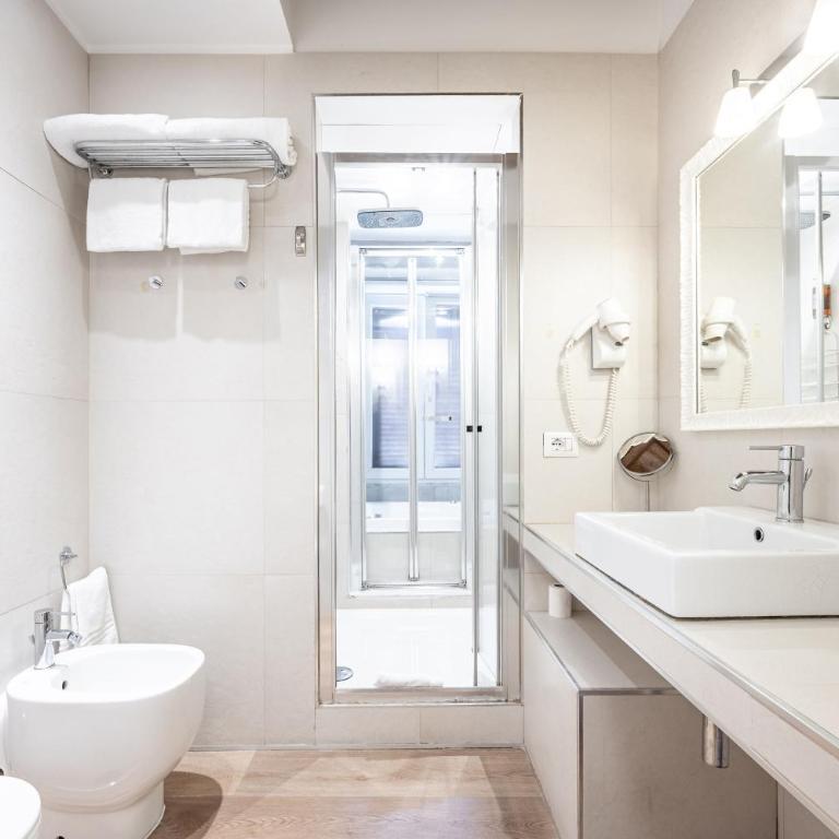 Corso Suite 107 Rooms Wellness & Spa - King Room with Spa Bath - 5
