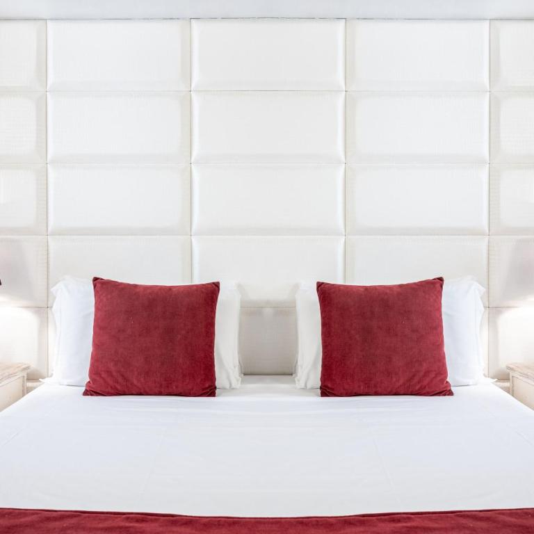 Corso Suite 107 Rooms Wellness & Spa - King Room with Spa Bath - 8