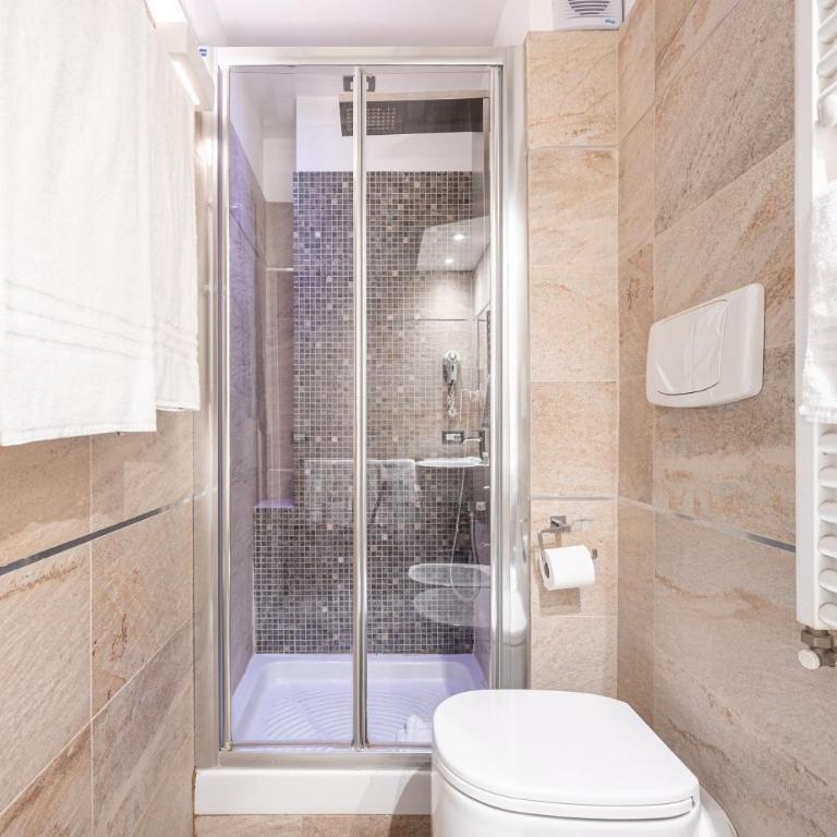 Corso Suite 107 Rooms Wellness & Spa - Superior Queen Room - 11