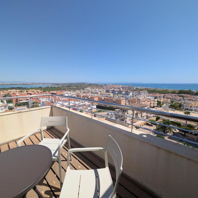 Rooftop Escape-Sea View Retreat, Torrevieja - Apartment mit 2 Schlafzimmern - 1