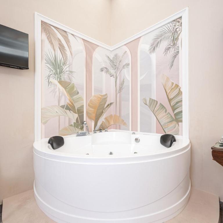 Corso Suite 107 Rooms Wellness & Spa - King Suite with Spa Bath - 11