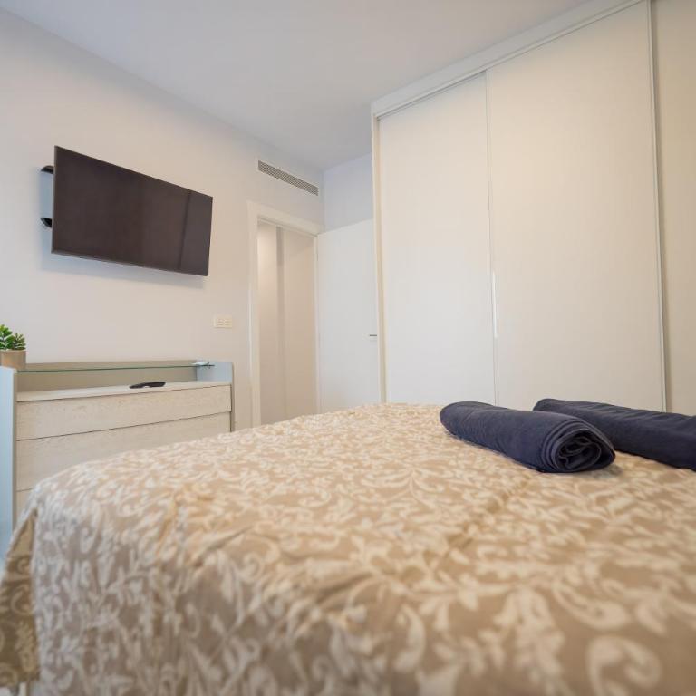 YourSpain es Apartment S2 2 2A Heated Pool - Three-Bedroom Apartment with Balcony - 12