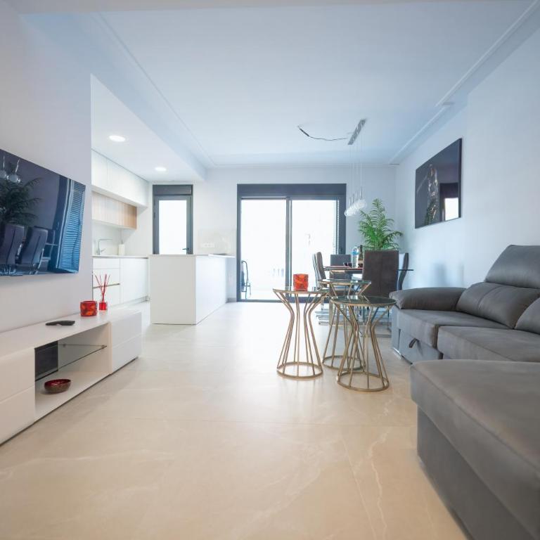 YourSpain es Apartment S2 2 2A Heated Pool - Three-Bedroom Apartment with Balcony - 1