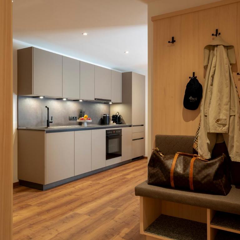 Aparthotel Saladina direkt an der Talstation - Apartment mit 1 Schlafzimmer und Balkon - 2