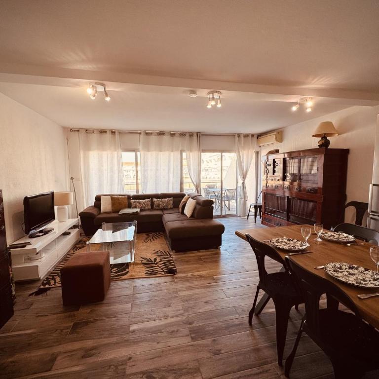 Hippopotame rose Duplex avec terrasse sur la Marina - Appartement 2 Chambres - Vue sur Eau - 5