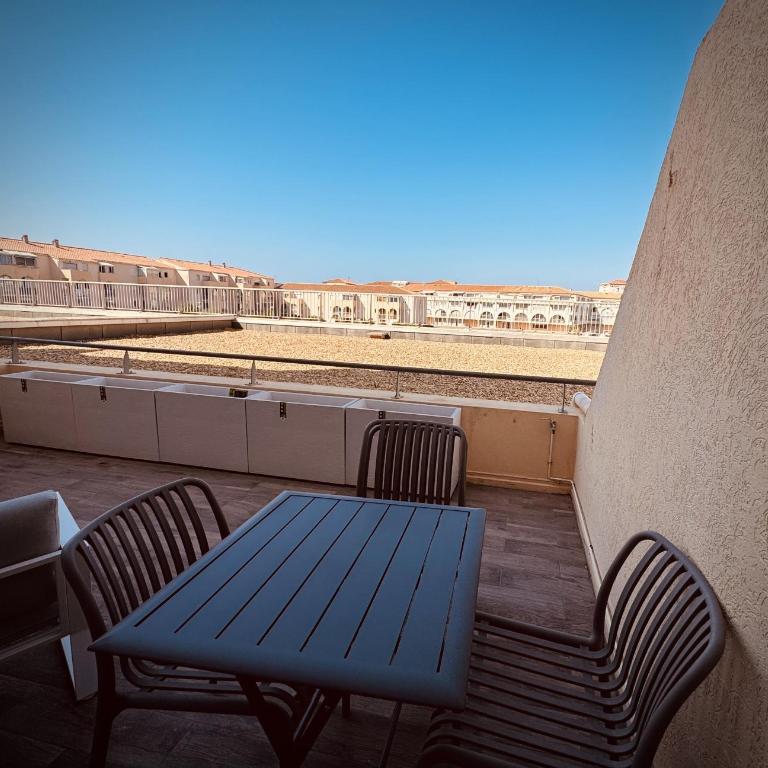 Hippopotame rose Duplex avec terrasse sur la Marina - Appartement 2 Chambres - Vue sur Eau - 17