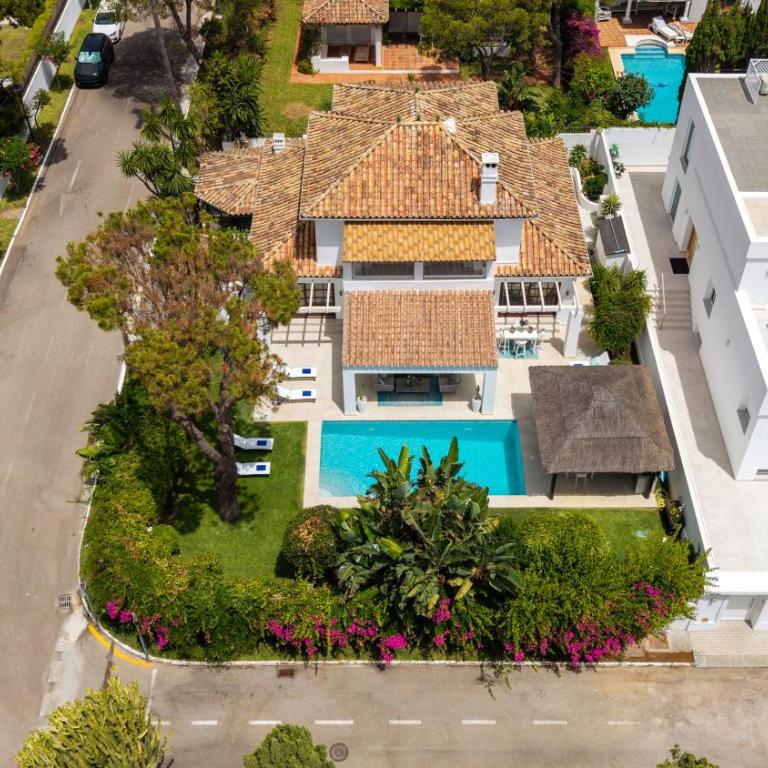 VACATION MARBELLA I Villa Marblanc, Private Pool, 350m to the Beach, BBQ, GYM, Sauna, 24h Security - Villa with Private Pool - 9