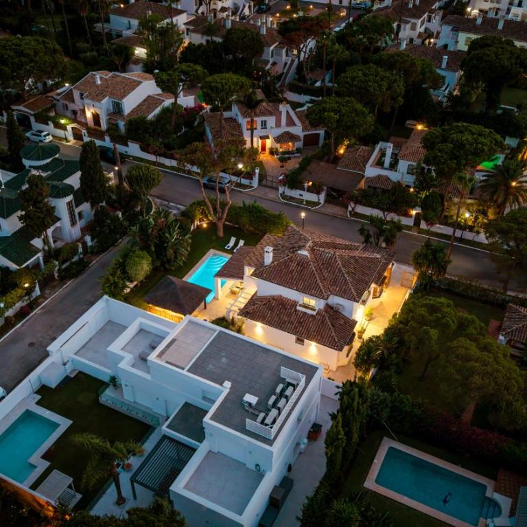 VACATION MARBELLA I Villa Marblanc, Private Pool, 350m to the Beach, BBQ, GYM, Sauna, 24h Security - Villa with Private Pool - 55