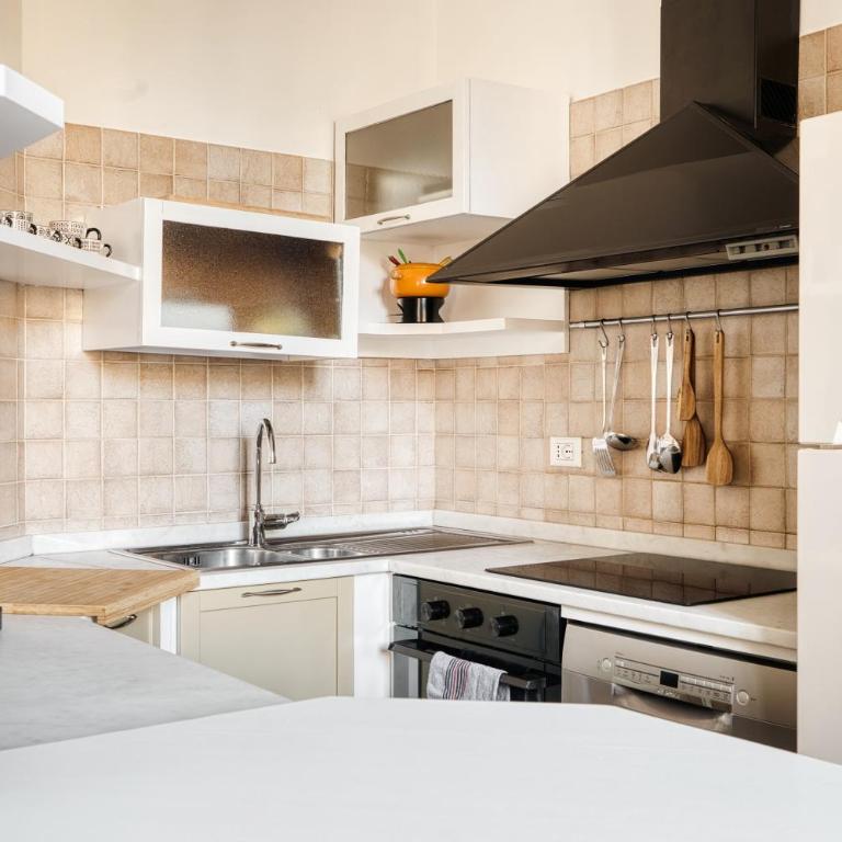 Bright apartment 20 min from Duomo-M4 Dateo - Appartamento con 1 Camera da Letto - 2