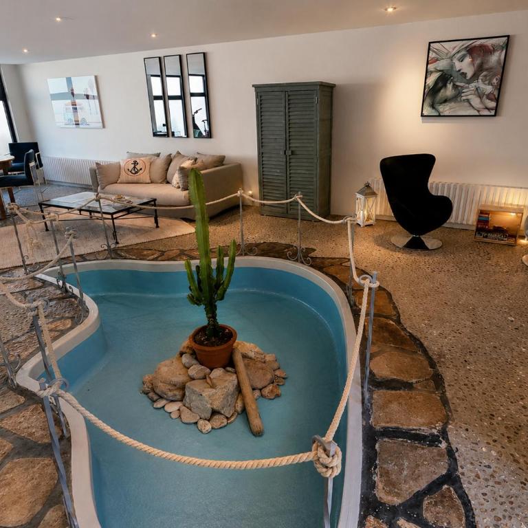 La Palette - Three-Bedroom Home - 12