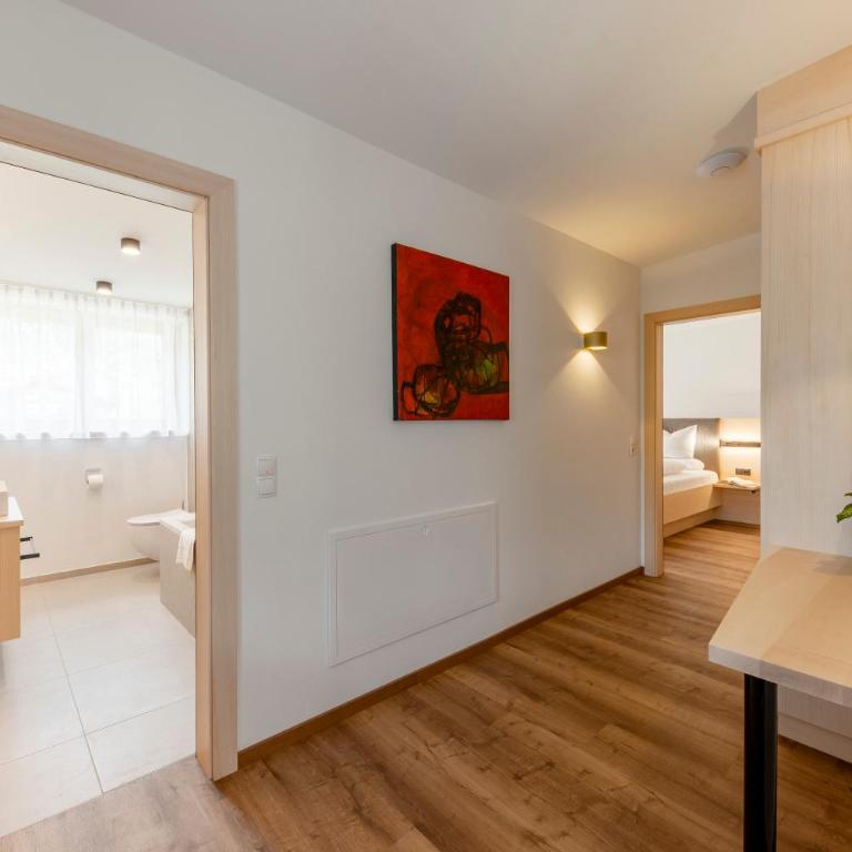 Aparthotel Saladina direkt an der Talstation - Deluxe Apartment mit Balkon und 2 Schlafzimmern - 2
