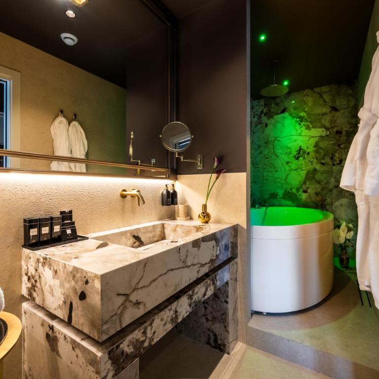 Argentum Boutique Hotel & SPA - Camera King Deluxe - 12