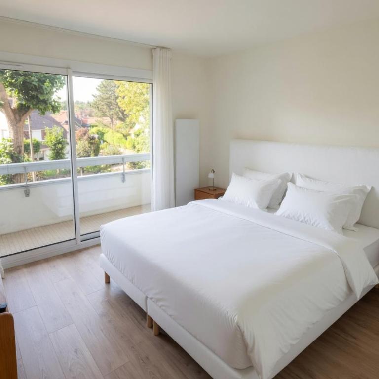 Architect renovated apt parking & 2 balconies - Apartment - 5