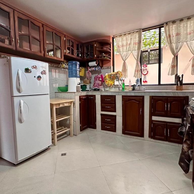 Modern 2 bedroom apartment and parking - Apartamento de 2 dormitorios - 6