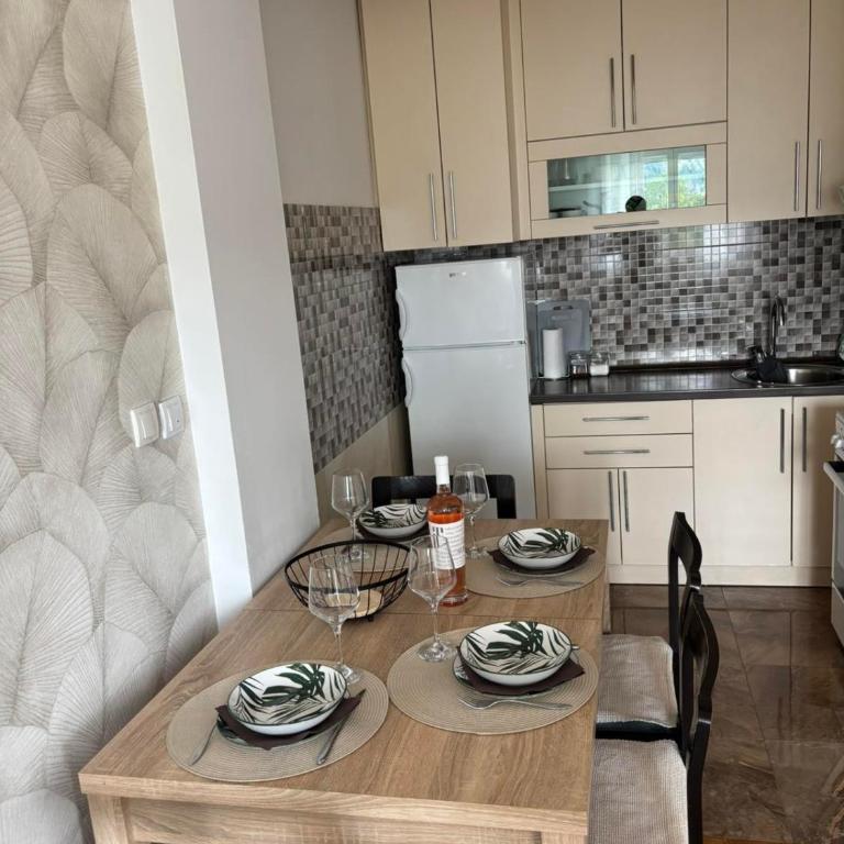 Stan na dan Baza - One-Bedroom Apartment - 3
