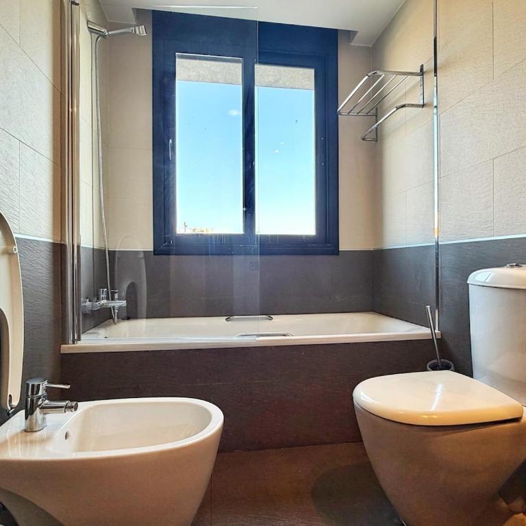 Stunning Penthouse with Rooftop terrace & Pool - Appartement 3 Chambres - 14