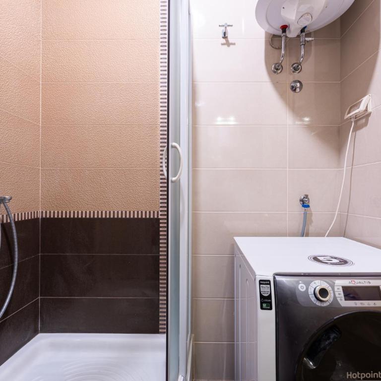 Hillton Art Apartments - Studio Apartman s Balkonom - 5