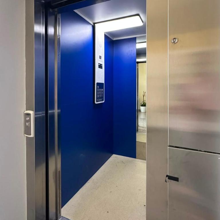 Hillton Art Apartments - Studio Apartman s Balkonom - 9