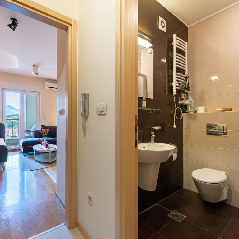 Hillton Art Apartments - Studio Apartman s Balkonom - 13