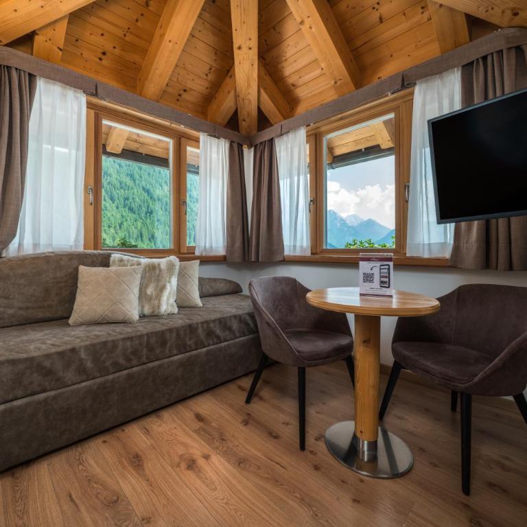Hotel Crozzon - Superior Triple Room - 4