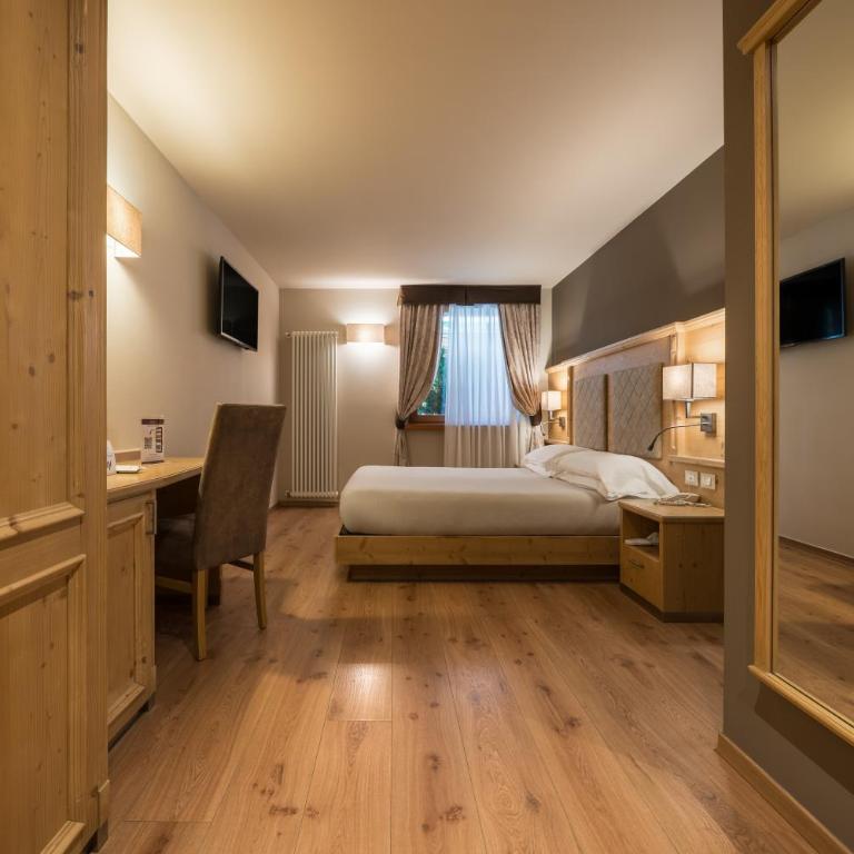 Hotel Crozzon - Superior Double Room - 4