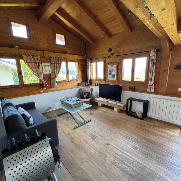Chalet cosy proche Tramway du Mont-Blanc et centre - Chalet - 3
