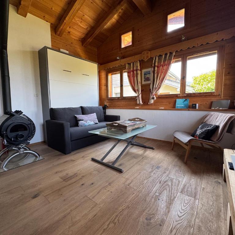 Chalet cosy proche Tramway du Mont-Blanc et centre - Chalet - 2
