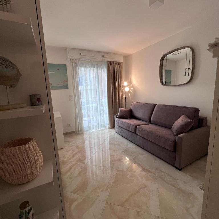 STUDIO CENTRE VILLE 50 m PLAGE - Studio - 1