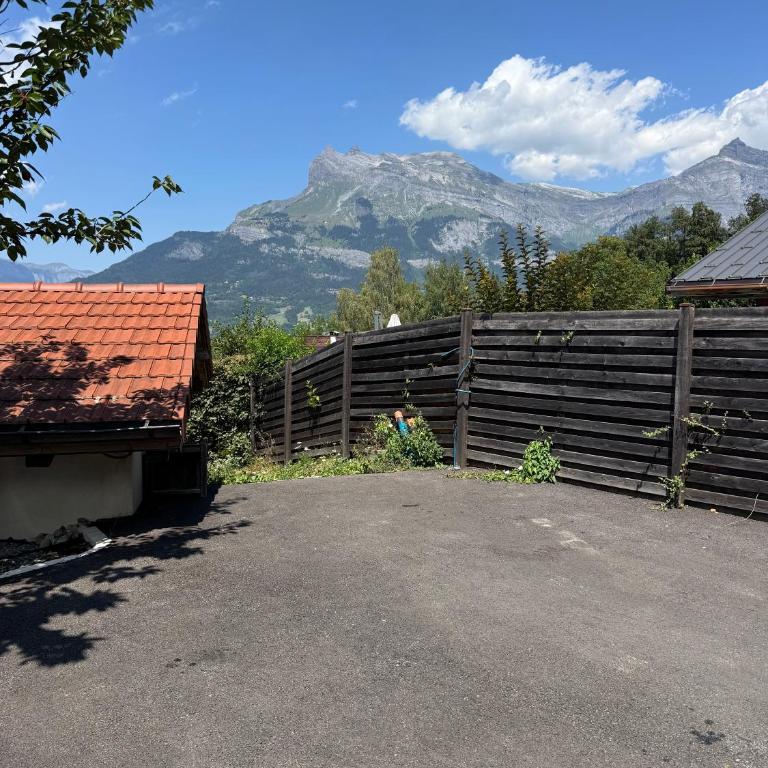Chalet cosy proche Tramway du Mont-Blanc et centre - Chalet - 24