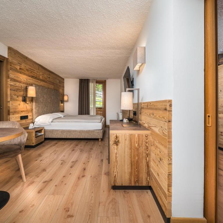 Hotel Crozzon - Family Room - 1
